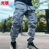 2022 Nieuwe hiphop casual broek heren populaire losse rechte lading broek multi pocket gebundelde sportkleding broek G220224