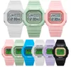 2021 Yeni Kadın Dijital Basit Elektronik UNISEX GRISTWATCH Kids Square Watch Spor Öğrenci Su Geçirmez Set Alarm Luminous246s