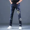 Stijlvolle hoogwaardige heren elastische gewassen denim bedrukte jeans, lichte luxe slim-fit casual jeans, jonge jongens moeten; 211108