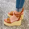 nuovi sandali di stile per le donne