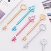 Yaratıcı anahtar şekli 0.5 mm jel kalemler siyah mürekkep kawaii okul kırtasiye çocukları hediyeler altın şeridi mavi nötr kalem