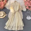 Neploe Vintage Court Style Hook Flower Hollow Robe Kvinna Puff Sleeve Lace Hollow Out Knapp Vestidos Bandage Waist Dress Women Y0726