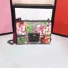 Qualità consigliata Piccola patta quadrata con chiusura mentale Borsa a tracolla con tracolla Moda donna Fiori Cover piccola borsa in pelle