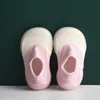 Premiers marcheurs unisexe bébé chaussures intérieur enfant en bas âge fille enfants en caoutchouc souple tricot chaussons anti-dérapant