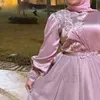 Långärmade kvällsklänningar 2021 Lace Appliques Muslim Dress Women High Neck Kaftan Dubai Party Dress Vestidos