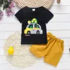 Sommerkleidung Sport T-Shirt + Lätzchen Shorts für Neugeborene Baby Jungen Mädchen Kleidung Geburtstagses Sets Säuglings-Clothi 210309