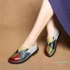 Zapatos de vestir otoño 2021 estilo étnico de gran tamaño de cuero para mujeres color a juego para el tacón plano suave soleado