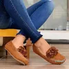 Zapatos de mujer hechos a mano étnicos planos de cuero mocasines de flores planas mocasines de fondo suave Slip on Ladies Loafer
