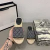 Dam Läder Espadrille Sandal Slide Designer Sandal Högkvalitativt äkta läder Sladd Plattform Dubbel hårdvara Utomhus strandrutschbanor med låda