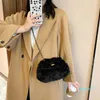 Axelväskor Fluffy Messenger Plush Soft Women Bag Luxury Cross Body Big Designer Chain Purse