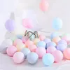 Födelsedagsfest latex ballonger 10inch 100st multicolor pastell godis bröllop balonger runda macaron båge dekoration leverans grattis på födelsedagen