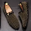 Män bröllopsklänningskor nitar glittrande designer party spik pekade tå nattklubb lägenheter brittiska strass glid på manliga hemkomst loafers x39 411 866 86390