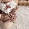 Осень девочка боди цветок вышитый большой отворотный ребенок с длинным рукавом хлопок хлопчатобумажный комбинезон младенческая одежда 210317