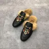 Nouveaux hommes Designer Mocassins en cuir véritable robe chaussures de marche fourrures luxe pantoufle boucle mode femmes princetown décontracté fourrure mules appartements avec boîte