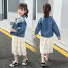 Cappotto per bambina primaverile Jeans alla moda Cappotti con colletto rovesciato per adolescenti in cotone Bambini Giacche di jeans Top con fiori in pizzo 4 8 12 anni 210622