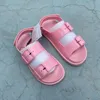 Kvinnor gummi sandal mini dubbel g gel￩ tofflor kvinnor scuffs toffel lyx designer sandaler platt mule justerbar sp￤nne strand flip flops med l￥da nr299