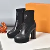 Kobiety Major Długie Buty Długie Buty Moda Lace Up Platform Skóra Martin Boot Top Designer Ladies Drukuj Zimowe Oświetl Buty Buty 310