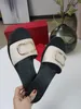 Designer Feminino Metalizado VLogo Guarnição Signature Sandália de couro granulado salto de 0,5 cm chinelos de couro sandálias clássicas vintage Qualidade superior com caixa tamanho 35-40