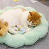 Tappetino per gatti a forma di fiore a 4 colori Cestino morbido per cani Simpatico cuscino per gatti Tappetino in peluche per interni Gattino Cucciolo che dorme 2101006