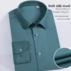 Heren Casual Shirts Wol Shirt Herfst en Winter 2021 Bedrijfsslijtage Solid Color Slim Fit No Iron lange mouw