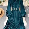 Vintage Samt Kleid Frauen Elegante Patchwork Plissee ES Damen Langarm mit Gürtel Bandage Party Herbst Robe 210525