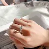 Moissanite Sterling Silver S925 Sex Claw Arm Set Kvinna Klassiska Modeller 1 Simulering Diamond Proval Ring