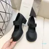 2021 pelle bambola testa grande scarpe singole college pelle verniciata opaca stile retro vestiti e gonne Mary Jane 365