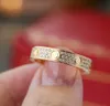 V ouro material charme anel de banda com três linhas de diamante tamanho médio para mulheres presente de jóias de casamento tem caixa normal selo PS3124A tem logotipo