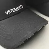 Vetements Caps高品質の綿の男性女性刺繍獣医帽子ファッションブラックベースバベーススケートボードVetements Q09115170518