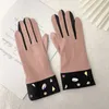 Bracelet pour femmes Cristaux colorés Automne et hiver Design Couture Velours Gants de Velours Fashion Equipement épais Gants chauds d'usine de vente directe usine Prix usine