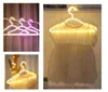 Hängande rack nattlampa för sovrum leder neonljus kläder stativ USB -driven hängare hem bröllopsklädbutik konst väggdekor 8601435