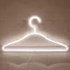 Led Neon Light Clothes Stand Hängare Nattlampa USB Powered Xmas Gift till Sovrum Bröllopskläder Store Art Wall Decor