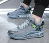 2022 뜨거운 패션 디자이너 신발 Triple S Sneakers Dress de Luxe 여러 색상 남성 운동화