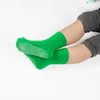 Dicry Baby Girl Boys Nonslip Crew Socks with Grips Anti Skid Sole Fit 6 månader till 7 år gamla barn flera färger bomull3709026
