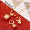 Guldfärg vanlig pärla rund kedja halsband boll örhängen hängsmycke kvinnor smycken set gåva