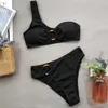 Bayan Katı Renkler Bikinis Mayo Moda Eğilim Sütyen Külot Balatır Külot Bölünmüş Mayo Yaz Kadın Bir Omuz Plaj Bikini Setleri