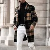 Miscele di lana da uomo Cappotti scozzesi con collo di pelliccia grande Trench di lusso per uomo Giacche lunghe di lana a quadri Moda streetwear di grandi dimensioni Viol