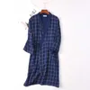 Män och kvinnor par crepe gauze kimono plaid mönster badrock nattklänning hem service hushållskläder vår och sommar robe 210901