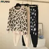 Streetwear Leopard Impresso Knit Dois Peice Terno Mulheres Manga Longa O-Neck Sweater Tops + Cor Sólida Harem Calças Casuais Tracksuit 211105