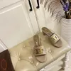 Pantofole da donna boutique moda estate spiaggia tacco spesso sandali in pelle fibbia a catena scarpe da sposa scatola di consegna grande 35-42