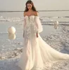 Abito da sposa in pizzo 2021 con spalle scoperte spiaggia semplice manica lunga su misura lunghezza del pavimento abiti da sposa in tulle bianco Sweep Train
