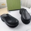 Men Women Perforated Slippers Designers Platform Sandal Luxury Wedge Rubber Cut-out Slide Carved Hollow Flats Shoes Breathable Beach Slipper