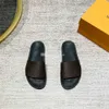 2021 Kvinnors Tofflor Kvinnor Slides Slipper Sommar Sexig Sandaler Mens Real Leather Platform Sandal Flats Top Fashion Old Old