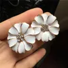 Bilparfymklipp Hem eterisk oljediffusor för bilutlopp Locket Clips Flower Auto Air Freshener Konditionering Ventil Clip RRD8189