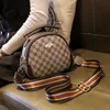 Высококачественная сумка женщин 2021 новая мода корейский универсальный одно плечо мешок мешок Интернет знаменитости мода дамская сумка маленькая сумочка