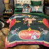 Lyx vinterdesigner sängkläder uppsättningar häst tryckta sammet drottning king size dunten täcke säng blad pillowcases mode designers croverter set