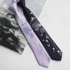 Corbata púrpura de diseño Original para hombre, corbata de regalo para estudiantes [Rain Lane] paraguas de papel de aceite de mariposa plateada