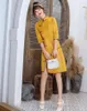 Elegante abito in stile cinese Cheongsam in pelle scamosciata gialla Sexy Slim Split Donna Qipao Vintage Collare alla coreana Abiti Plus Size Abbigliamento etnico