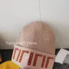 Luxuriöse Top-Qualität mit klassischem Kaschmir-Buchstaben, gestrickte Beanie-Kappen, Totenkopf-Kappe für Männer und Frauen, Herbst-Winter, warme Wolle, Stickerei, kalter Hut 8415296