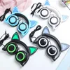 Creative Cat Ear Shape Headphones Cosplay Foldbar Flashing Glowing Children039S headset Gaming hörlurar LED -ljus på EA5526870